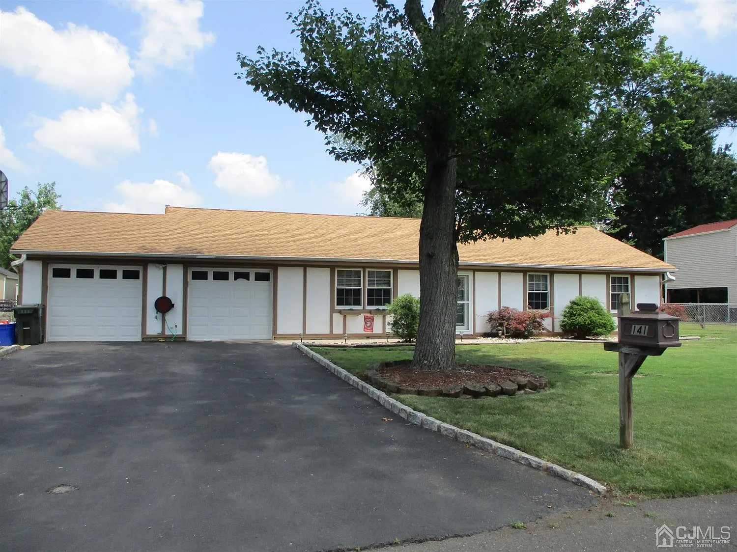 141 Dunellen Ave photo 1