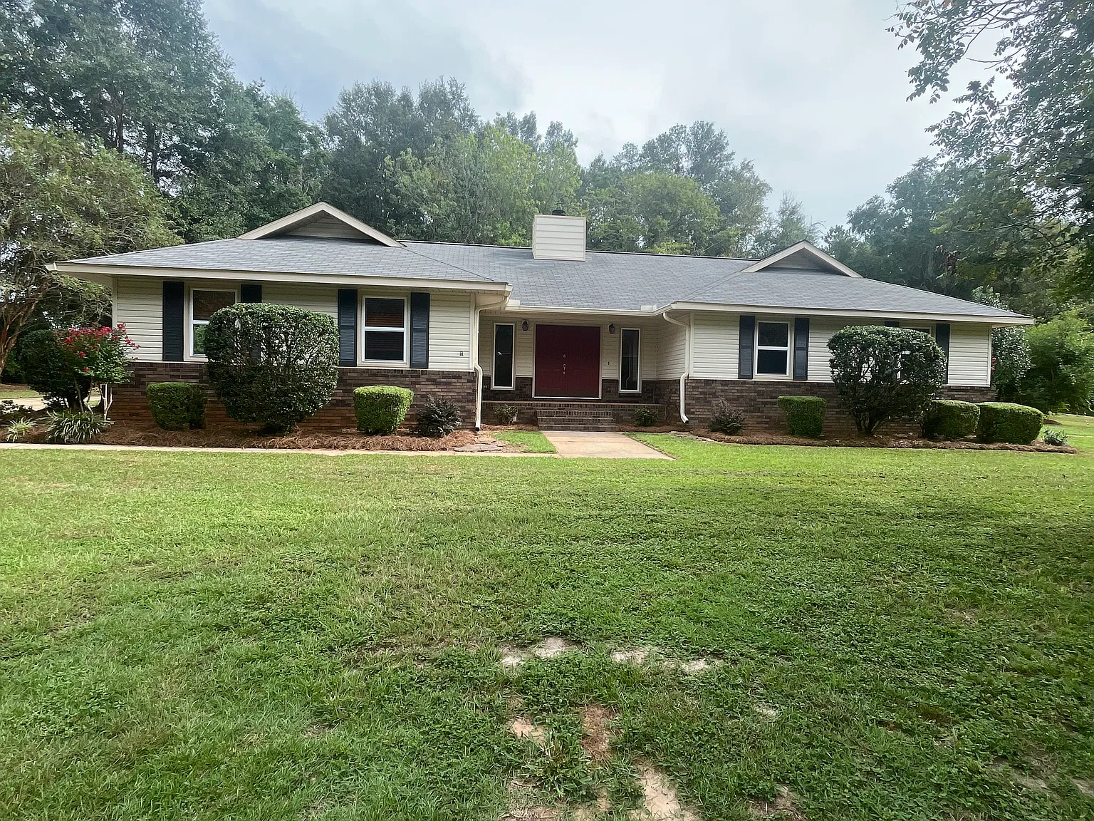 3 bed, 1883 sqft, $1,850 — Photo 1