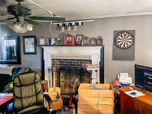 2nd image of 99 Kenwood Ct
