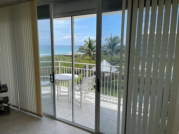 2nd image of 579 NE Plantation Rd APT N208