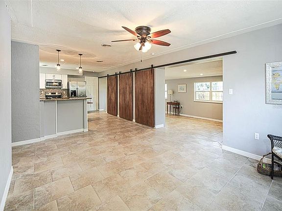 4th image of 3738 Sharondale Dr