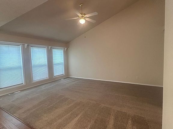 3rd image of 1139 Chardonnay Loop NE