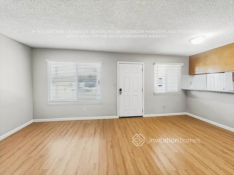 1658 Ashwood Dr — Photo 6