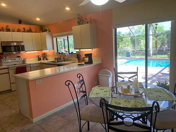3rd image of 9336 Sun Pointe Dr