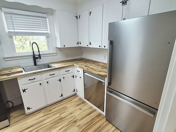 4th image of 110 Phelps Rd #B