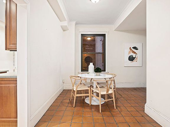 4th image of 325 E 57th St APT 4B