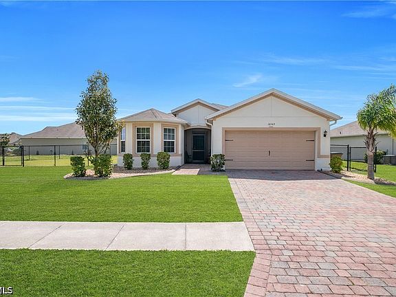 3rd image of 10549 Canal Brook Ln