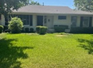 3805 Springbranch Dr, Benbrook, TX 76116