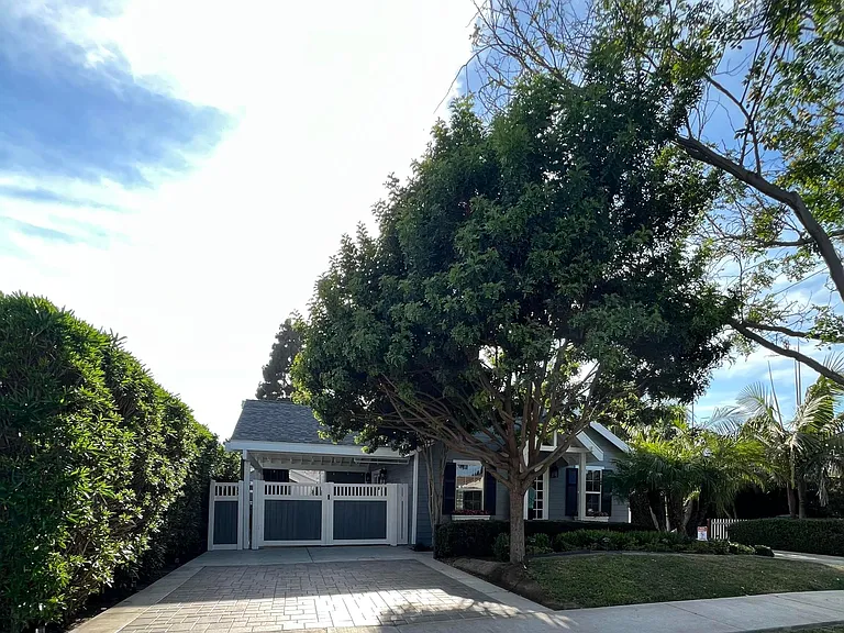 16235 Grand Ave — Photo 1