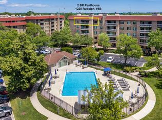 1220 Rudolph Rd APT 5B, Northbrook, IL 60062