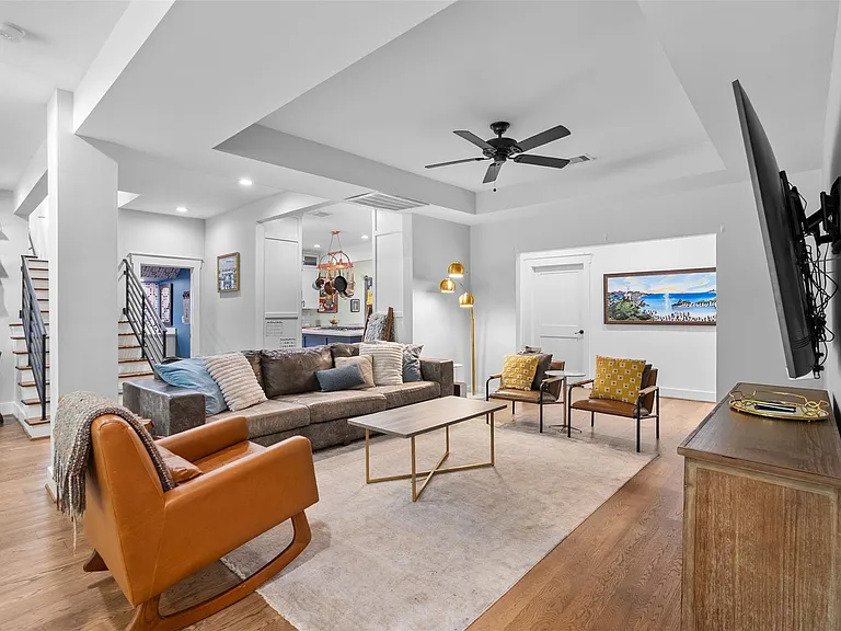 4503 McKinney St — Photo 12