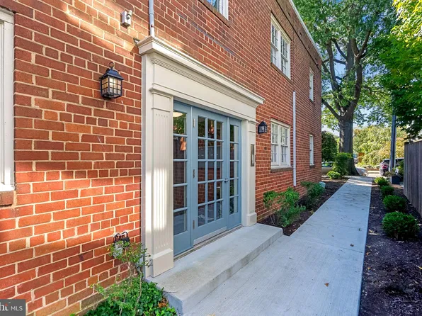 415 N West St APT 3, Alexandria, VA 22314