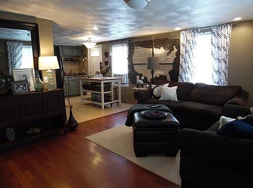 5th image of 17 Bailey Dr