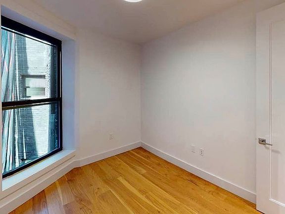 4th image of 223 E 96th St #3A