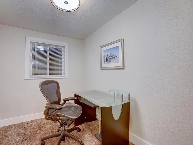 1060 Worchester St — Photo 8