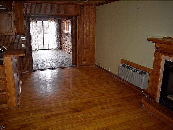 5th image of 9574 Bear Hollow Dr