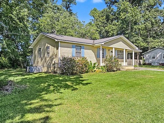 3rd image of 125 Sycamore Ln