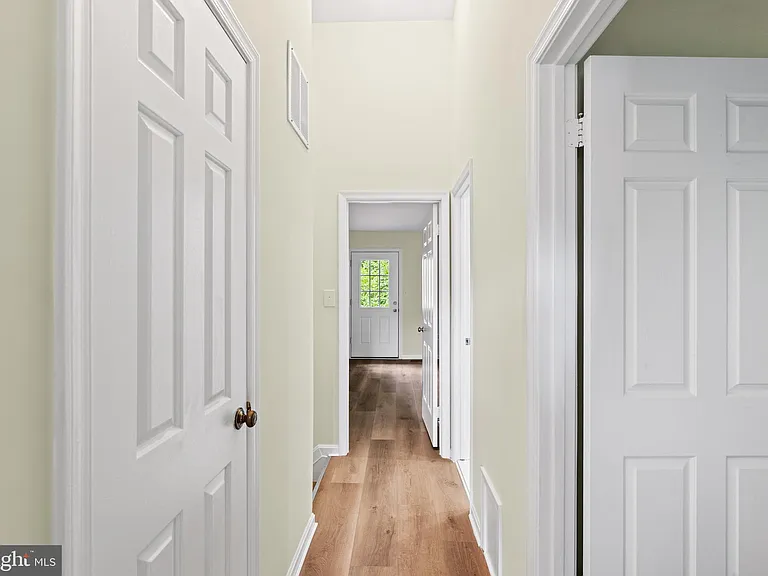2615 Chivalry Ct — Photo 23