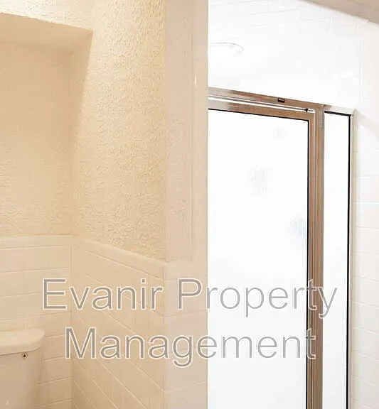 528 Heather Dr #1 — Photo 24