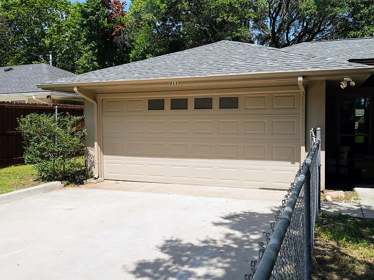 311 Gwendola Dr — Photo 14