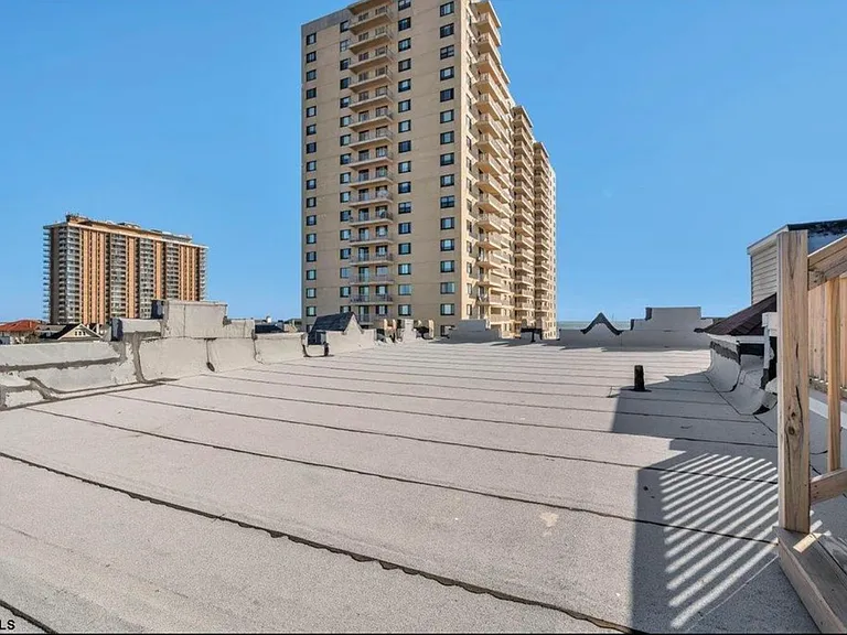 5003 Atlantic Ave #7 — Photo 14