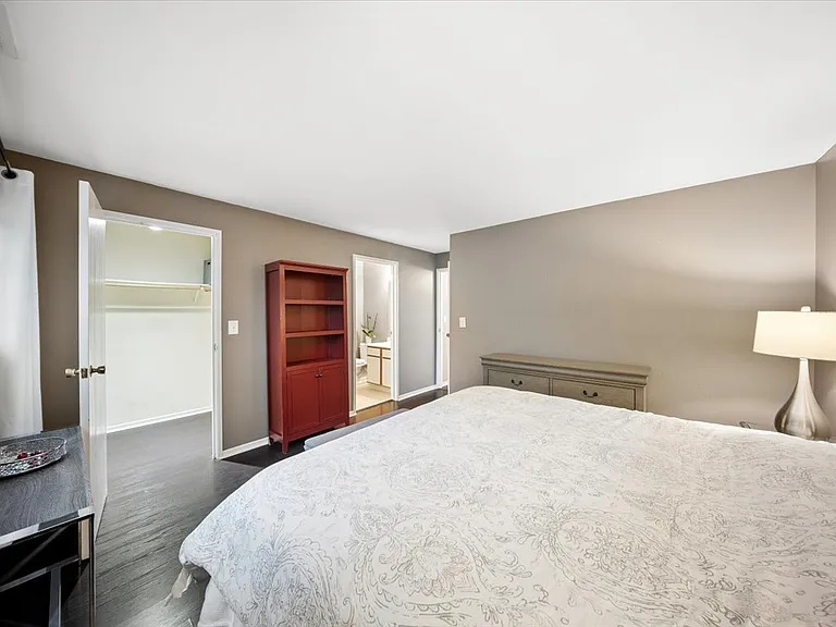 550 Vine Ave #104 — Photo 9