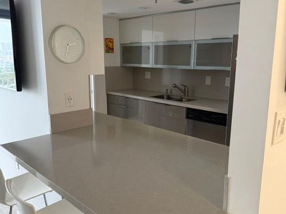 5th image of 210 174th St APT 816