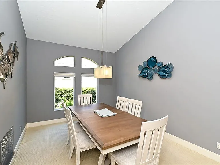 7131 Kensington Ct — Photo 11