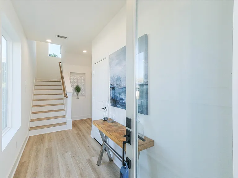 8323 Brecha Ln — Photo 2
