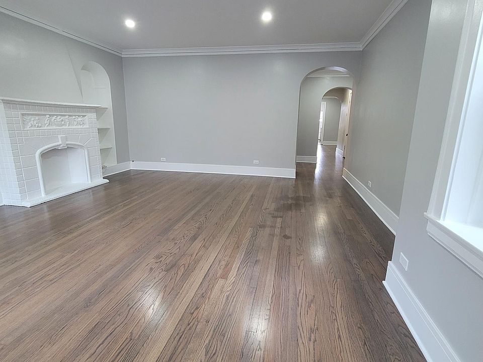 1st image of 6154 N Hamilton Ave #1S