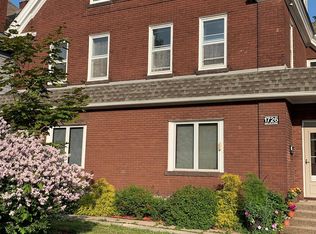 1726 E 1st St #B, Duluth, MN 55812