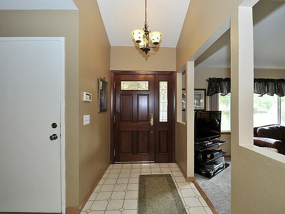 2nd image of 311 Grandpark Cir