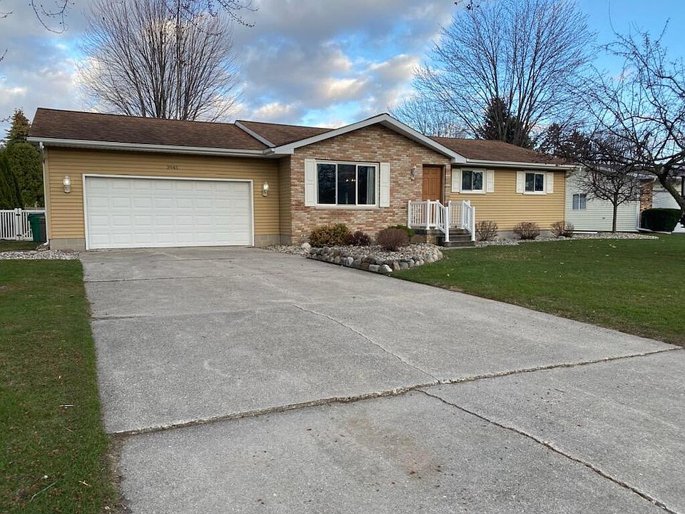 1st image of 3945 Bush Dr