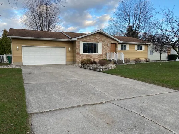 3945 Bush Dr, Bay City, MI 48706