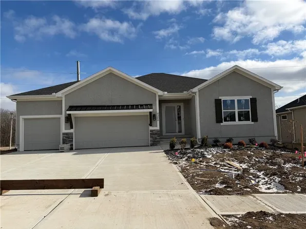 4304 SE Adams Dr, Blue Springs, MO 64014