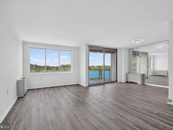 5th image of 10201 Grosvenor Pl APT 1504