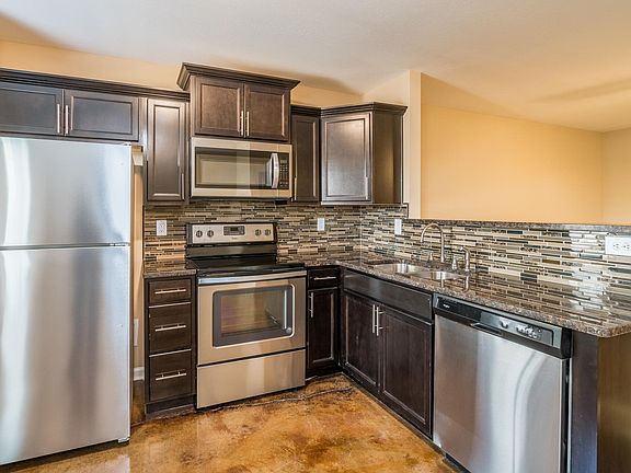 4th image of 1611 Railton Ct APT B