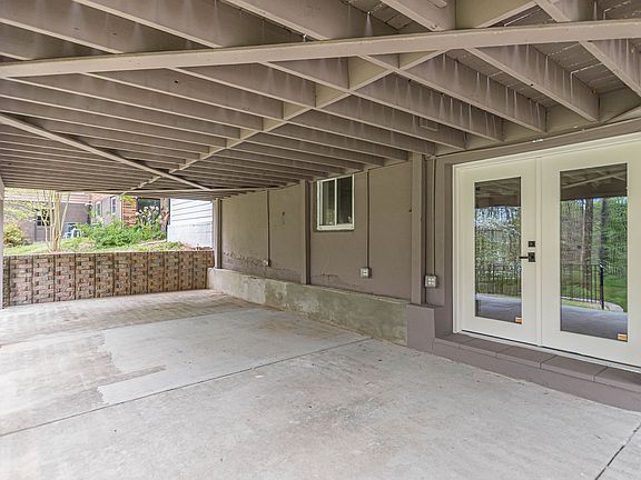 5th image of 2396 Elmwood Cir SE