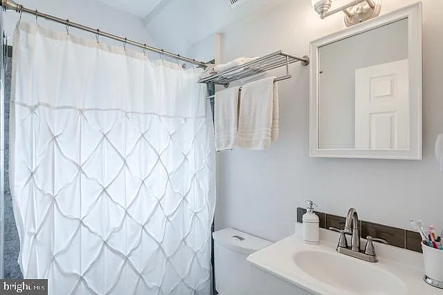3 Lee Ave — Photo 8