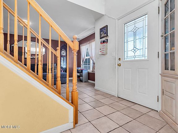 5th image of 2010 Oak Dale Road