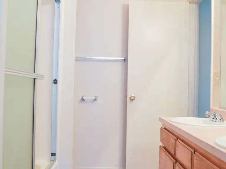 17132 Donert St — Photo 17