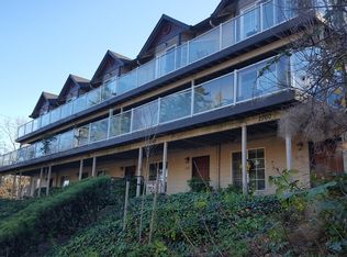 2762 E McLoughlin Blvd, Vancouver, WA