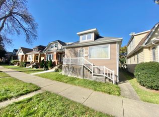 5636 W Cornelia Ave, Chicago, IL 60634
