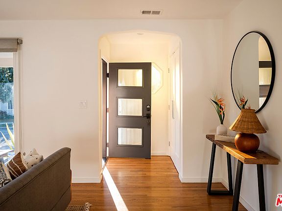 4th image of 8130 Fordham Rd