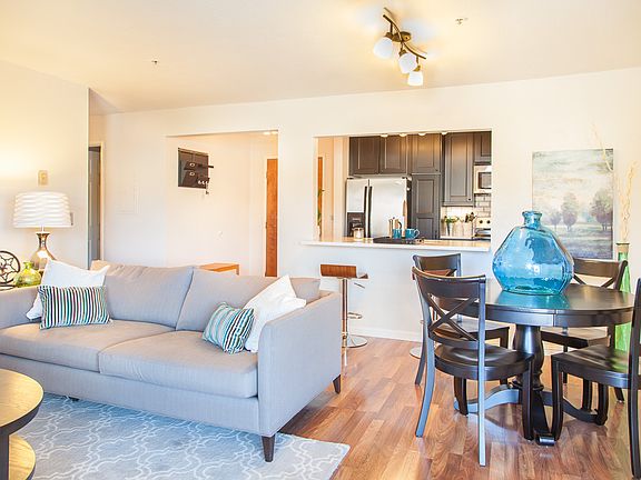 5th image of 322 Hanover Ave APT 411