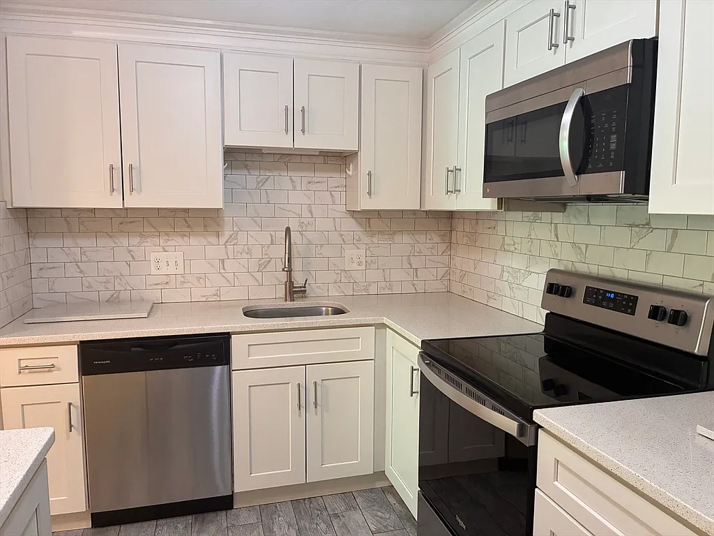 2 bed, 2.0 bath, 873 sqft, $2,600 — Photo 4