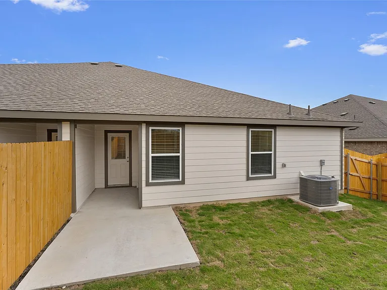 18609 Cremello Dr #B — Photo 23