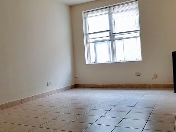 5th image of 4764 N Virginia Ave #114