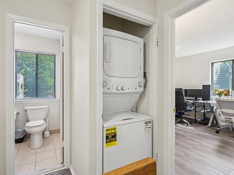 165 Essex Ave #110 — Photo 11