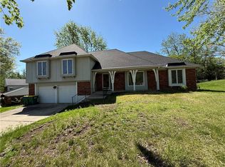 5205 W 99th St, Overland Park, KS 66207